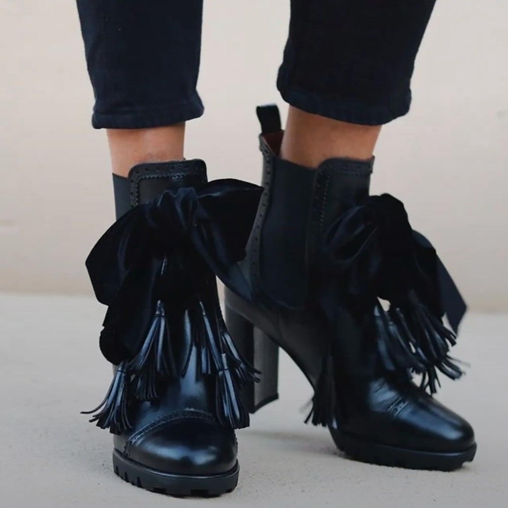 Alameda Turquesa Women's Black Leather Chelsea Boots Velvet Bowโ Lug Sole- 6.5